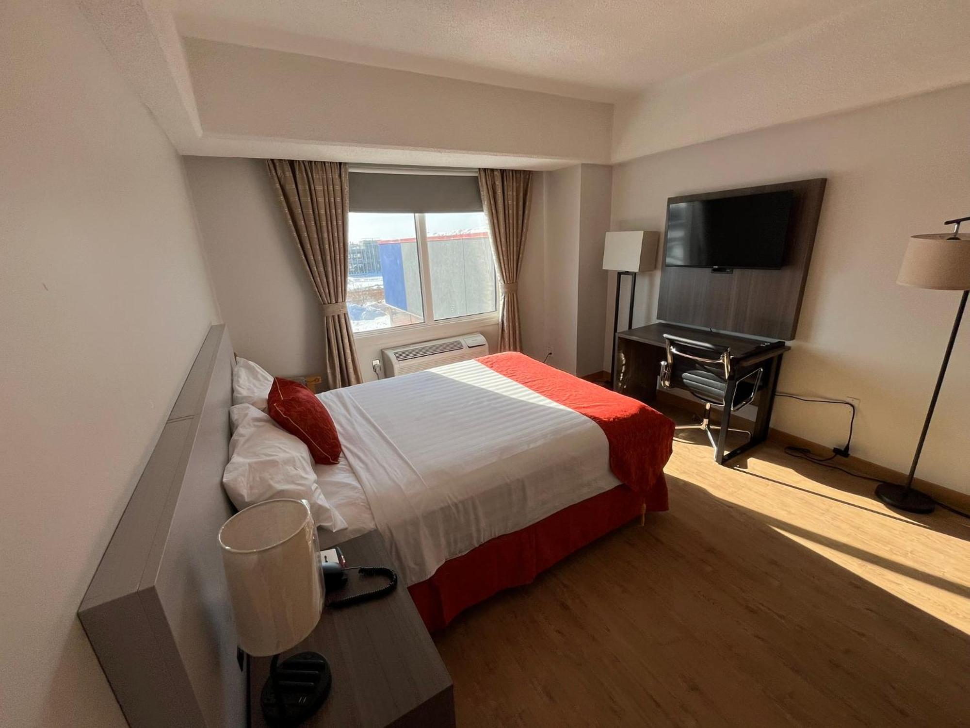 The 3* Edmonton