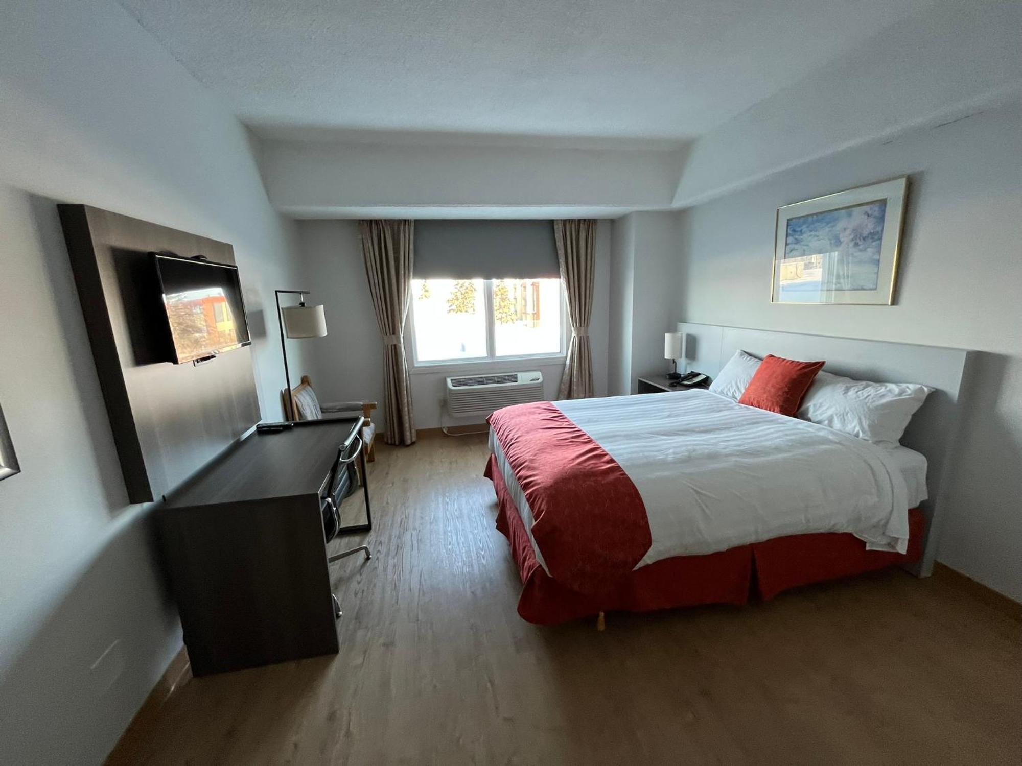 The 3* Edmonton